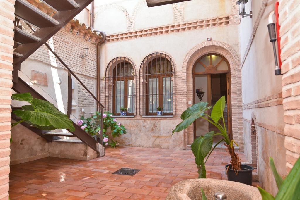 Apartamentos La Casa Del Grial Toledo Luaran gambar