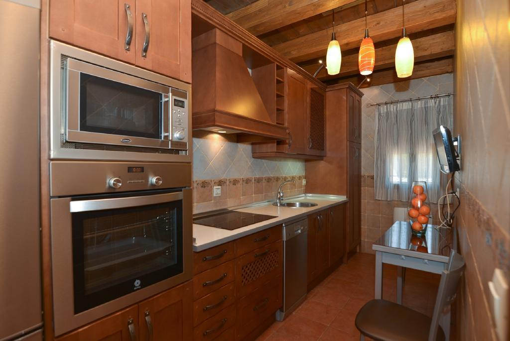 Apartamentos La Casa Del Grial Toledo Bilik gambar