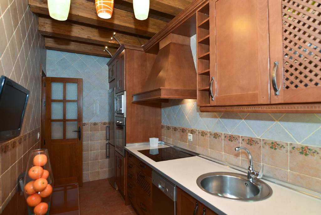 Apartamentos La Casa Del Grial Toledo Bilik gambar
