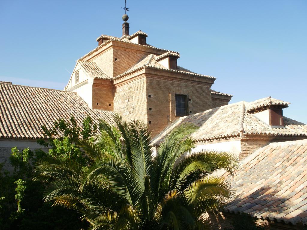 Apartamentos La Casa Del Grial Toledo Luaran gambar