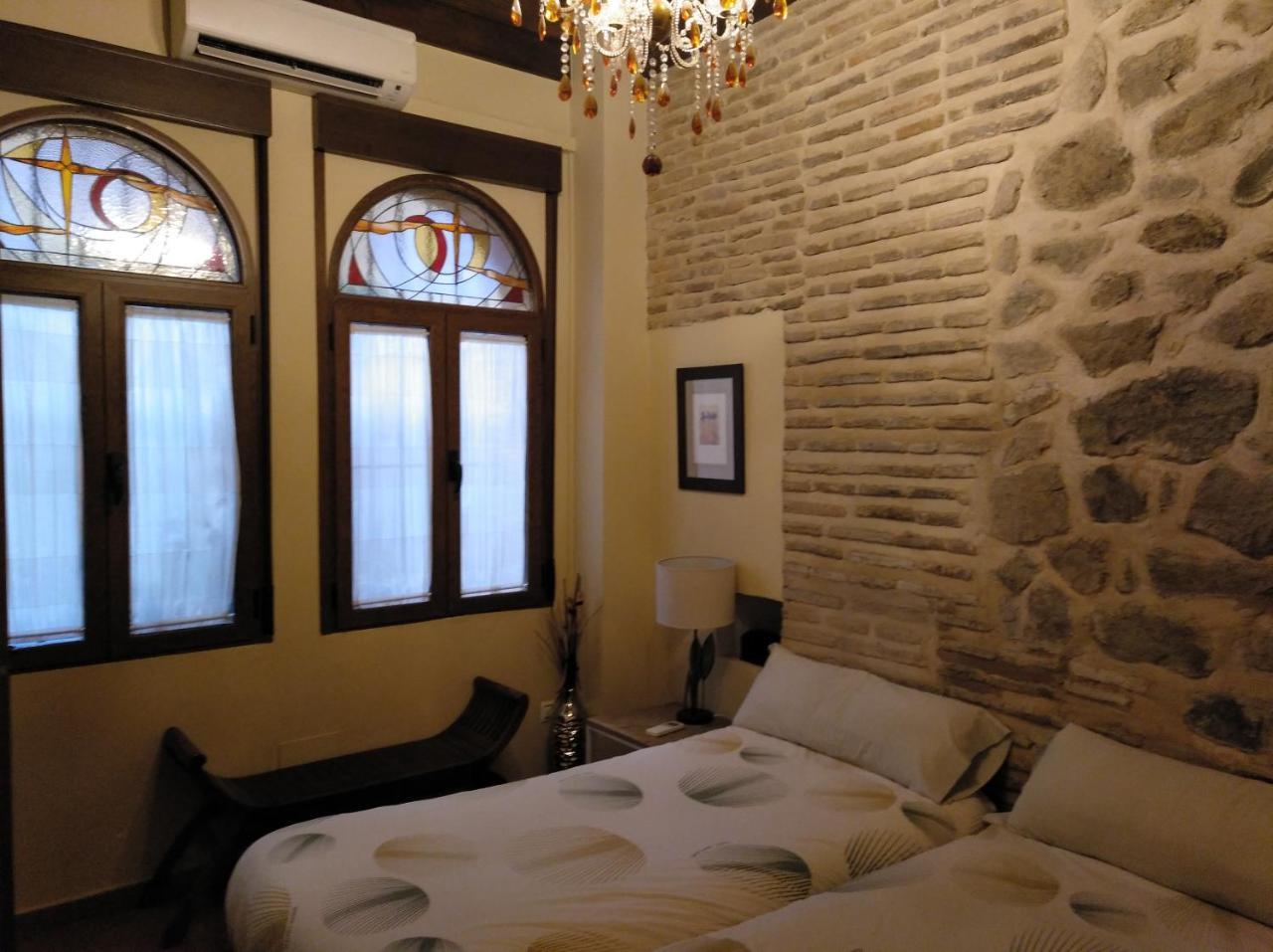 Apartamentos La Casa Del Grial Toledo Luaran gambar