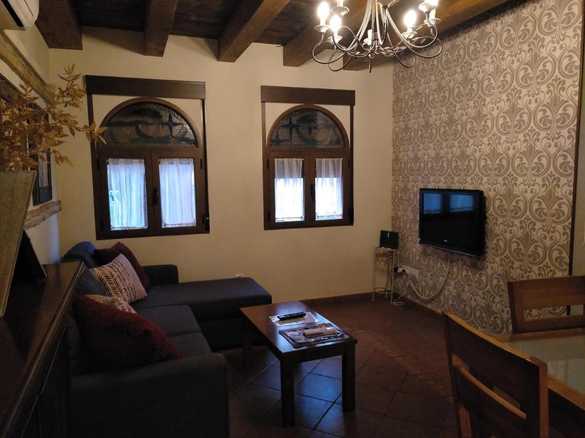 Apartamentos La Casa Del Grial Toledo Luaran gambar